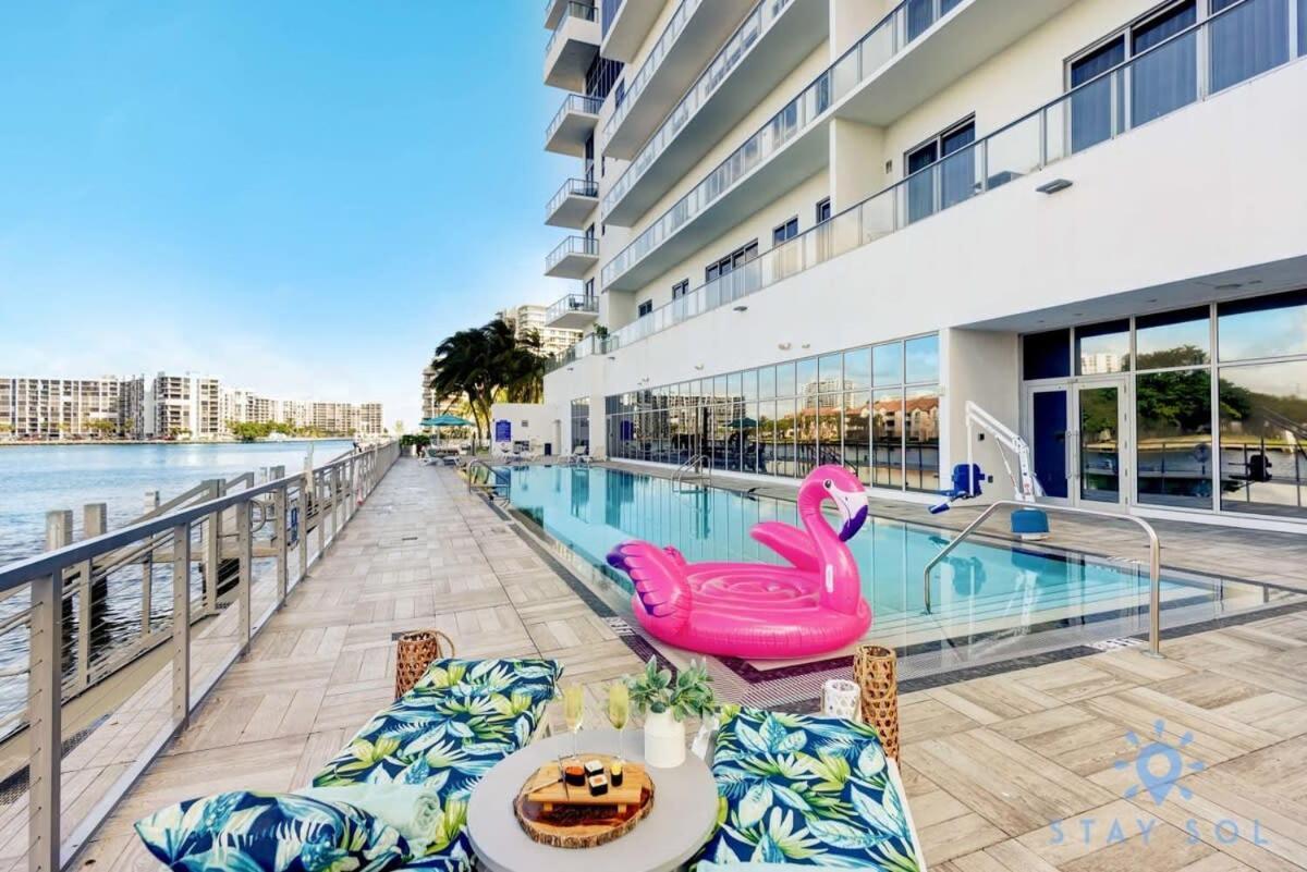 Luxury With Stunning View, Balcony, Amazing Pools Lejlighed Hollywood Eksteriør billede